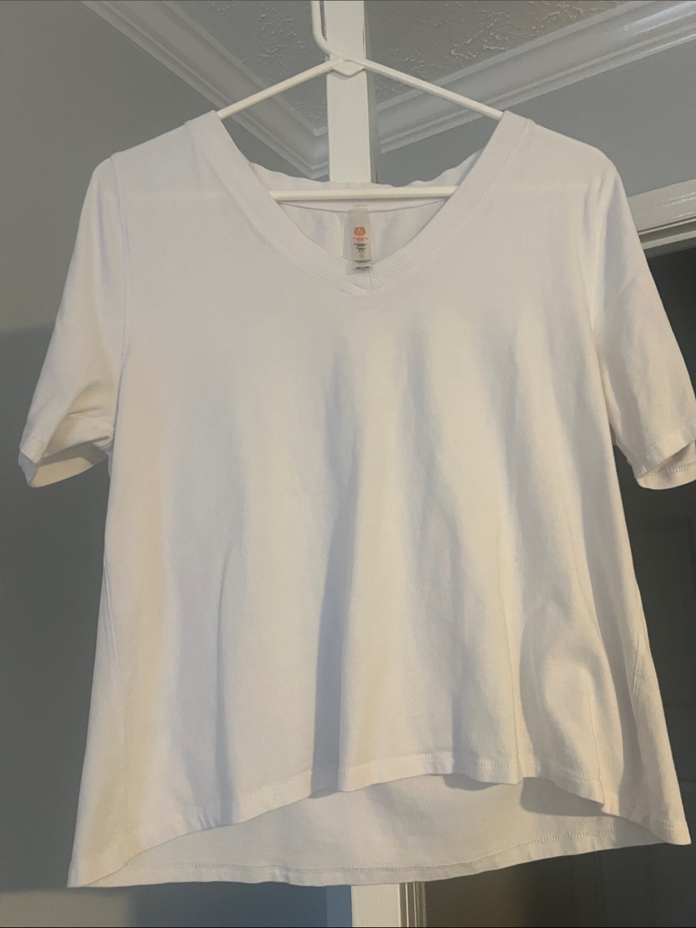 Mona B White V-Neck Short Sleeve Tee